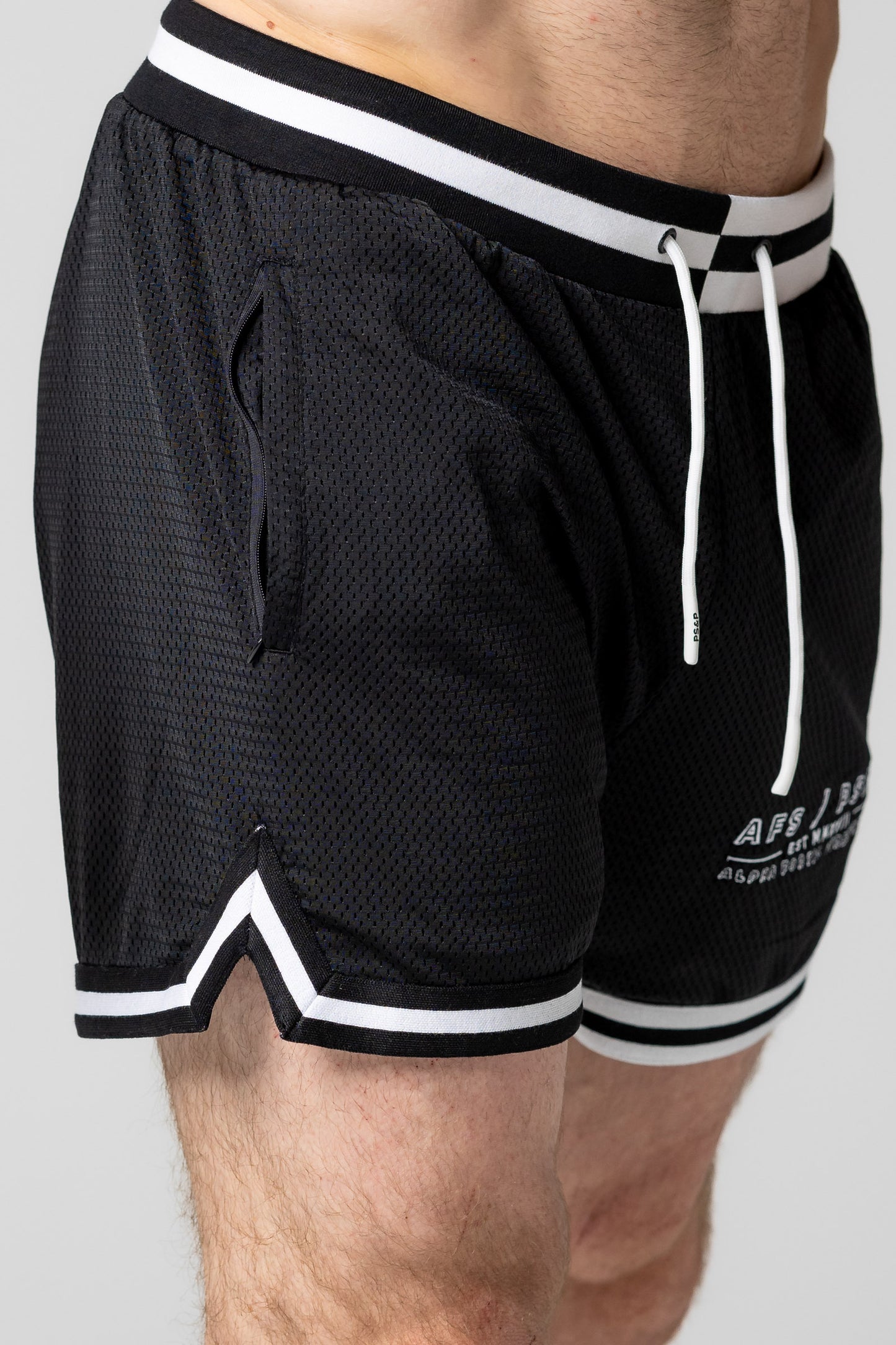 Unbounded Basketball Shorts R2